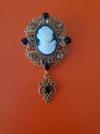 Broche façon ancien camee