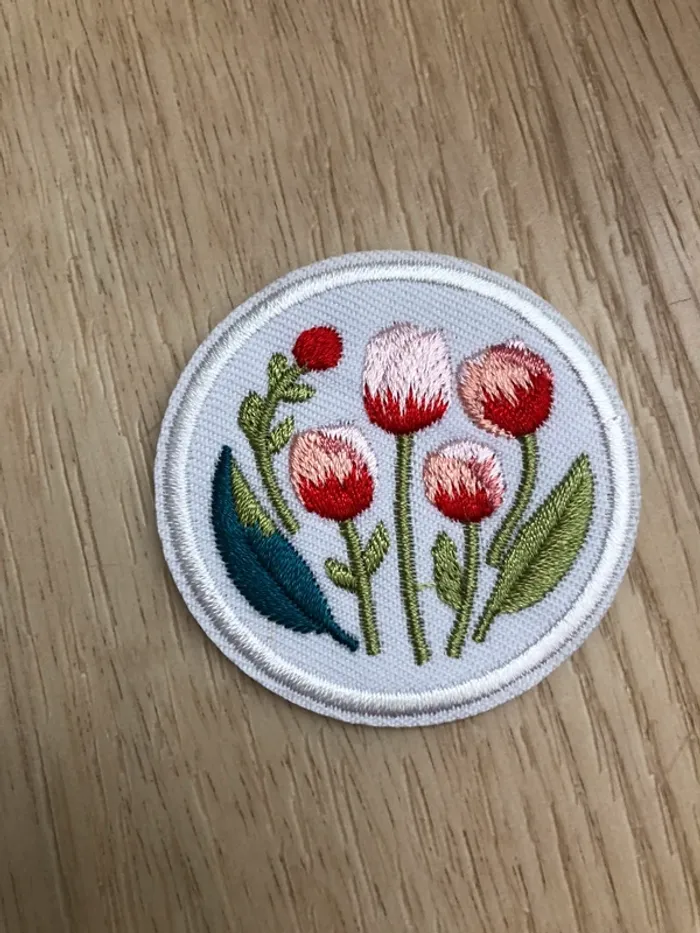 Écusson patch brodé fleur