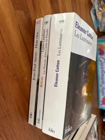 Lot de trois livres folio