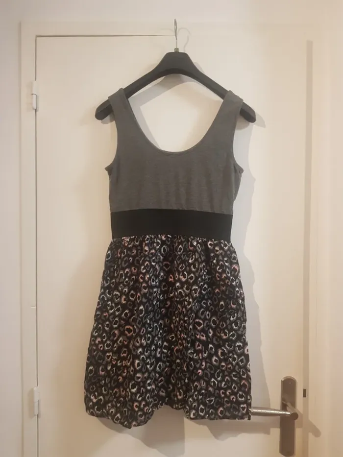 Robe moulante taille M - photo numéro 4