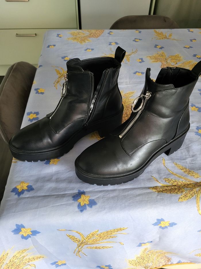 Boots noires - photo numéro 2