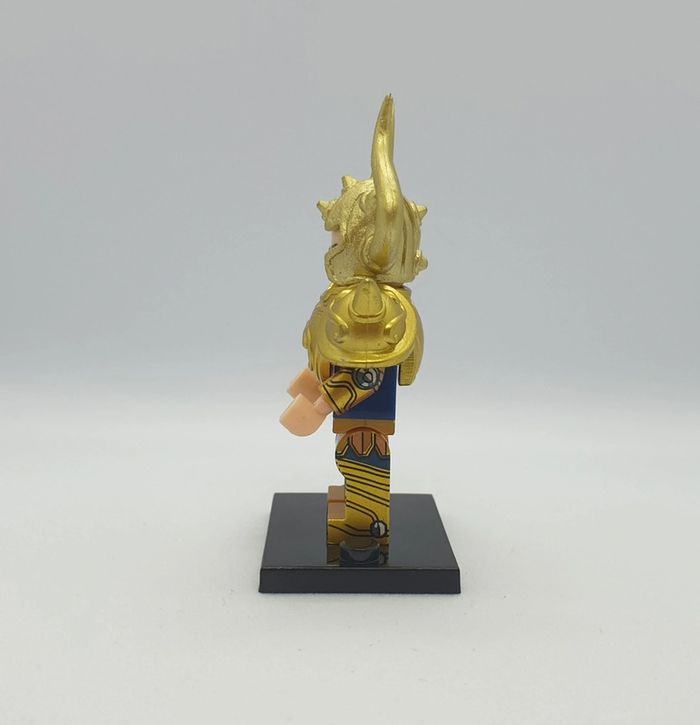 Figurine Les Chevaliers du Zodiaque - Aldébaran du Taureau - (Style Lego) - photo numéro 2