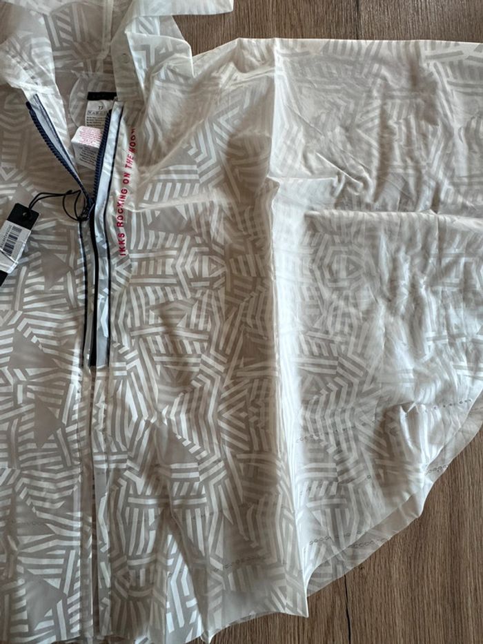 Poncho Ikks taille 3 neuf avec étiquette - photo numéro 5