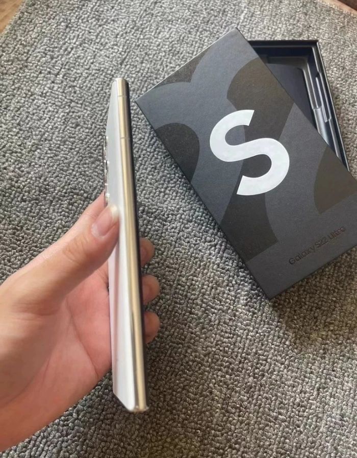 Samsung Galaxy S22 ultra - photo numéro 2