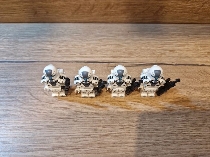 Figurines type lego 4 clones blanc star wars - photo numéro 5