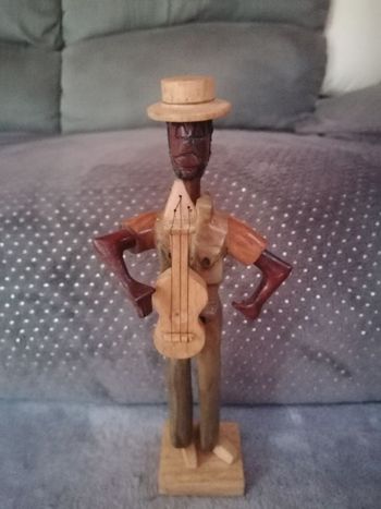 Joli statuette en bois africaine parfaite état