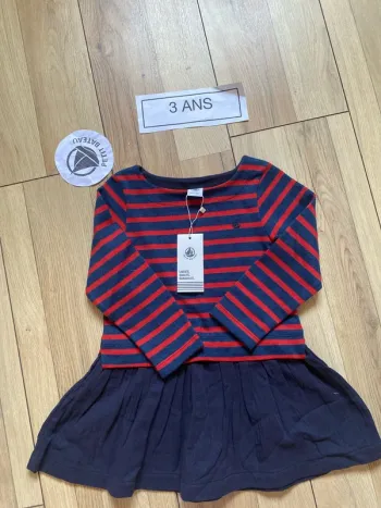 Robe rayures, bi-. Matière marinière, rouge bleue. Gaze