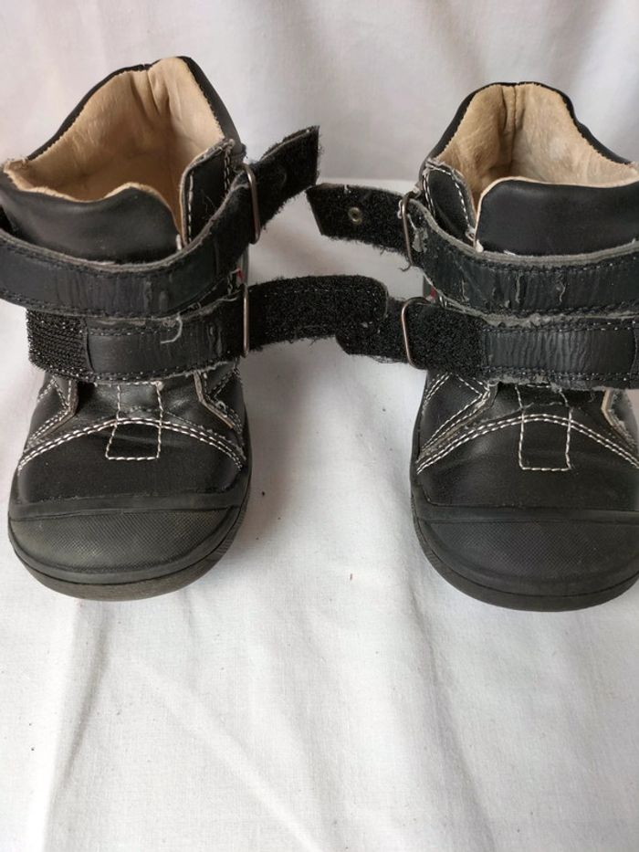 Chaussures oui oui taille 22 - photo numéro 4