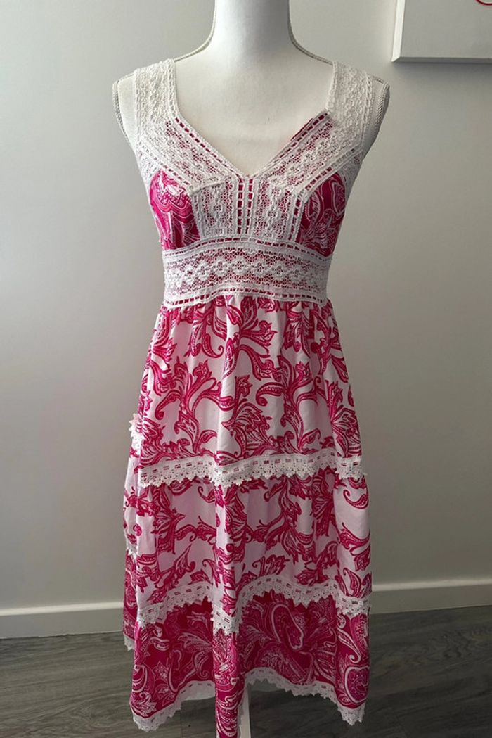 Robe broderies et fleurs blanche et rose T38 M