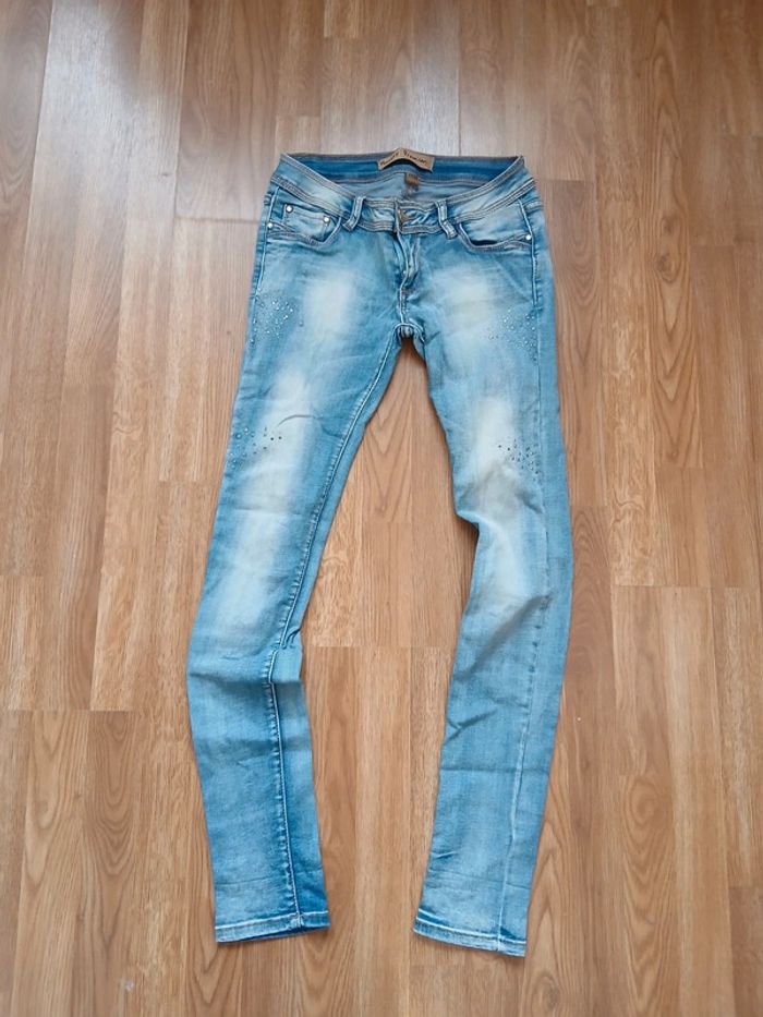 Jeans clair à pailletes Monday Premium taille 38 - photo numéro 2