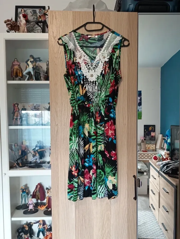 Robe d'été motif tropical vert noir et coloré neuve S&Y - Taille M/L (38-40)