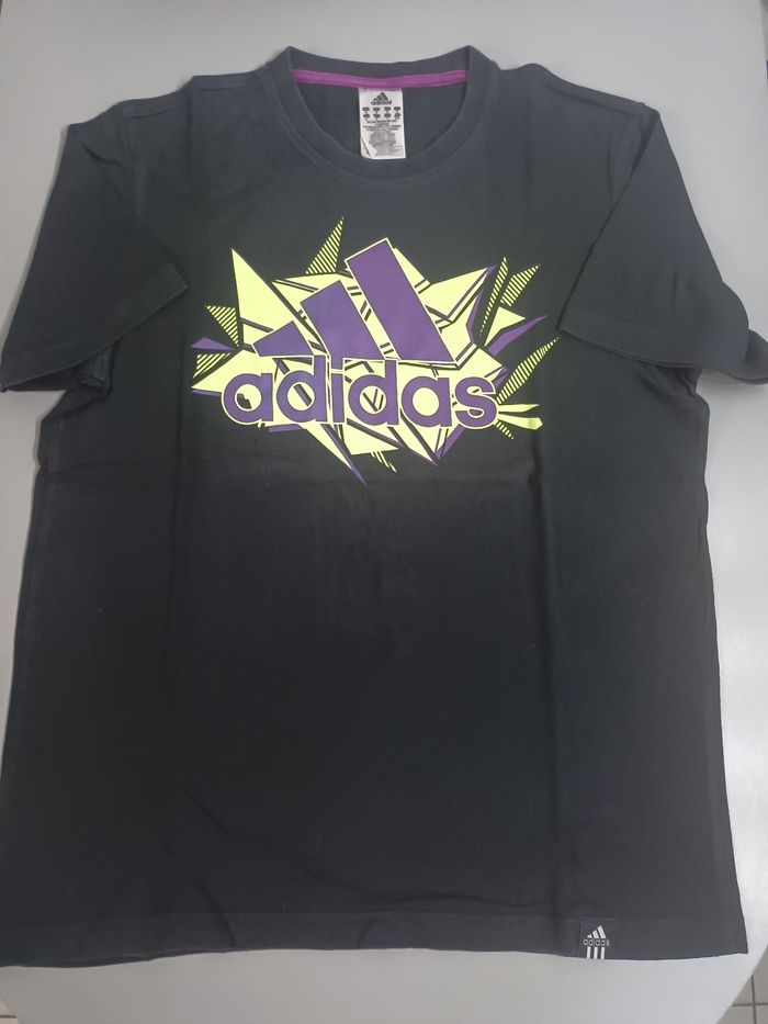 Tee-shirt vintage adidas noir avec super flocages taille M