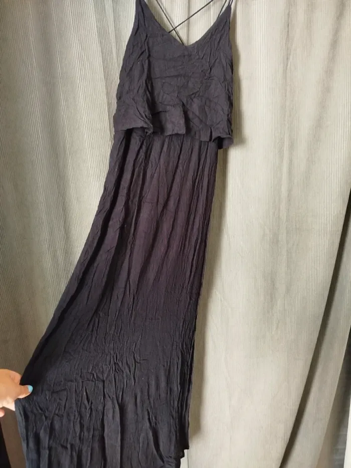 Robe longue noir a bretelles légère - été - femme - photo numéro 2