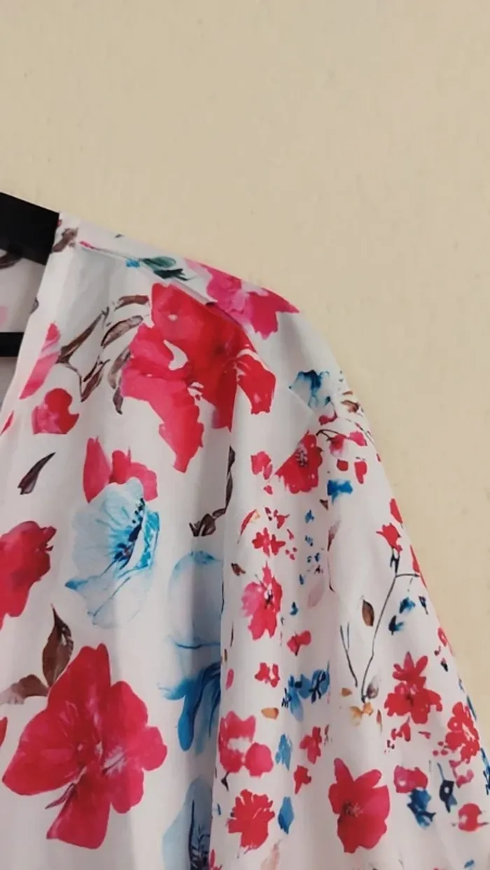 Blouse à fleurs - Shein - taille 52 - photo numéro 4