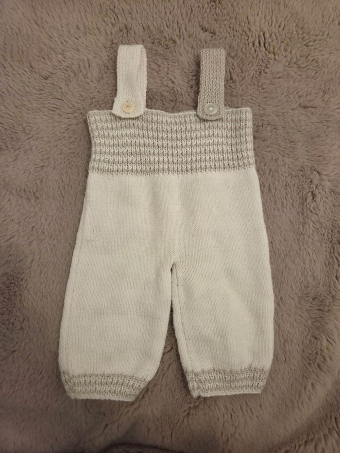 Salopette bébé tricot fait main 3-6 mois 🤍 - photo numéro 1