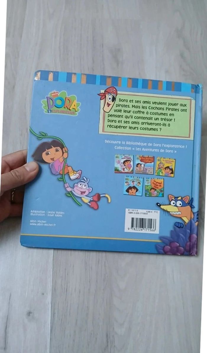 Livre dora et les pirates - photo numéro 2