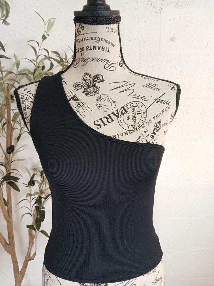 🖤 Débardeur asymétrique Stradivarius – Taille M – Très bon état - photo numéro 2