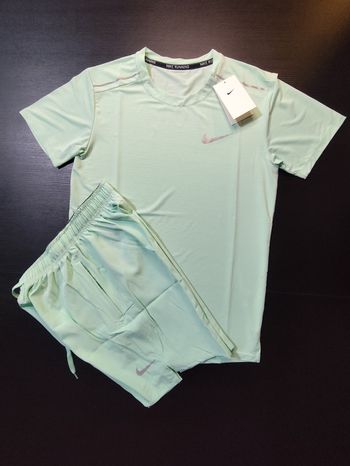 Ensemble Nike Running - neuf avec étiquette -