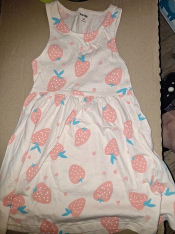 Robe fraise 4 ans