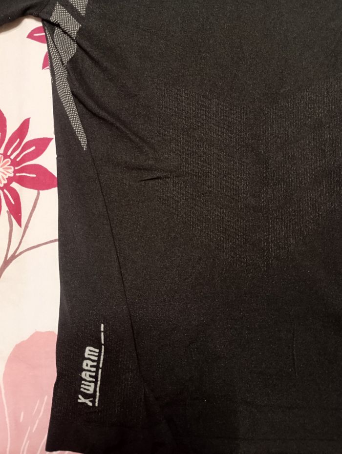 Tte shirt manche longue de compression pour sportif très bon état - photo numéro 5