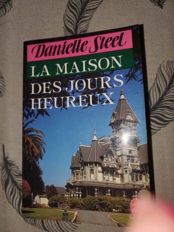 Livre la maison des jours heureux 