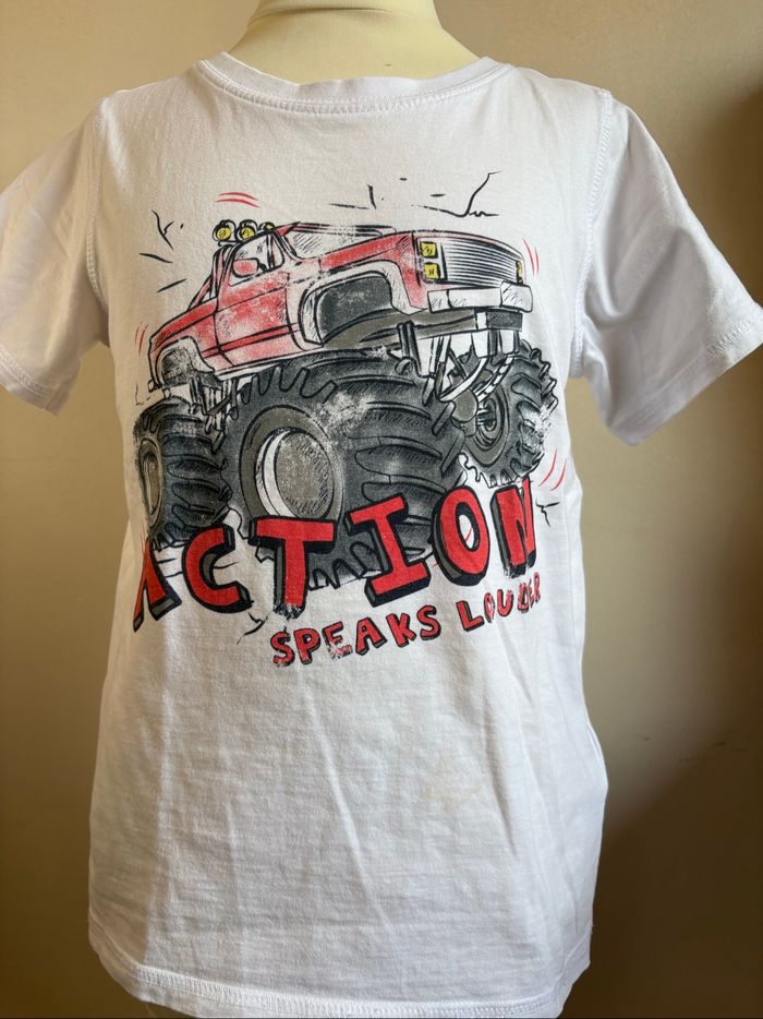 T-shirt garçon taille 122 - photo numéro 1