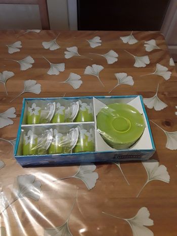 Lot de 6 tasses et sous tasse neuves