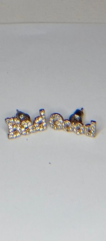 Clous strass good bad
