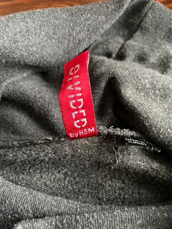 Sweat gris avec écriture - photo numéro 4