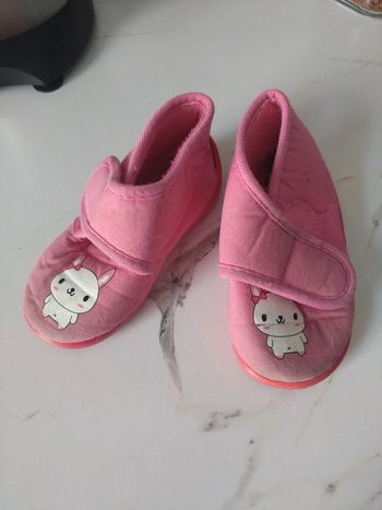 Chaussons rose bébé t23