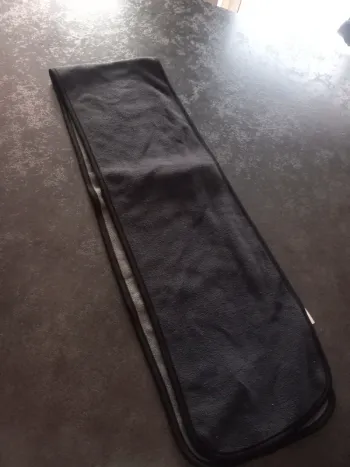 Écharpe bleu marine