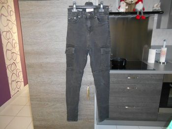 Jean (Jennyfer), taille: 34 à 0,50 EURO
