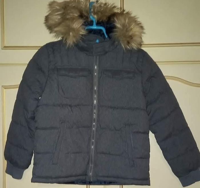 Blouson kiabi 12 ans Gris/bleu marine 
Tres bon état car très peu mis