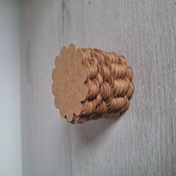 Lot de 86 étiquettes kraft en forme de fleur avec trou – DIY, cadeaux, scrapbooking & décoration - photo numéro 3