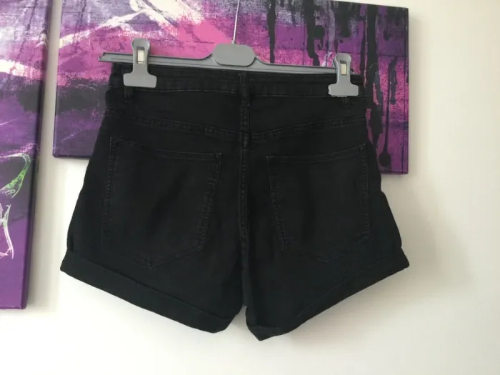 Short noir H&M taille 40 - photo numéro 2