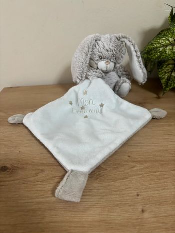Doudou peluche lapin beige blanc mouchoir mon doudou tex