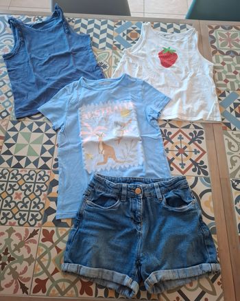 Short en jean + 3 tee-shirts 