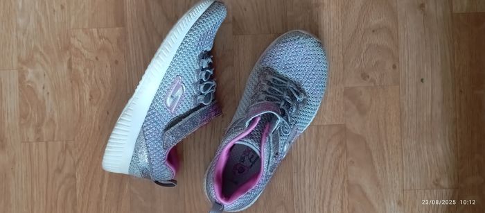 Baskets fille 33 Skechers  peu portée