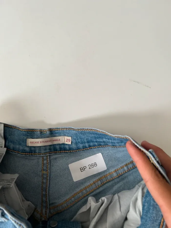 Jean Levi's Femme Bleu W29 L27 | Ribcage Straight Ankle | Taille 38 | Très Bon État | BP288 - photo numéro 4