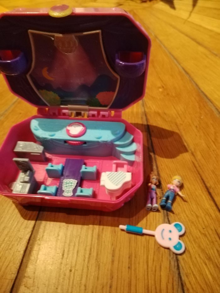 Polly pocket