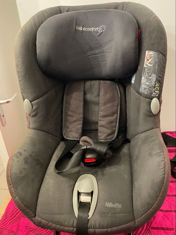 Siège auto Isofix -Milofix Bébé Confort  0-13 kg/ 9-18 kg • Bon état