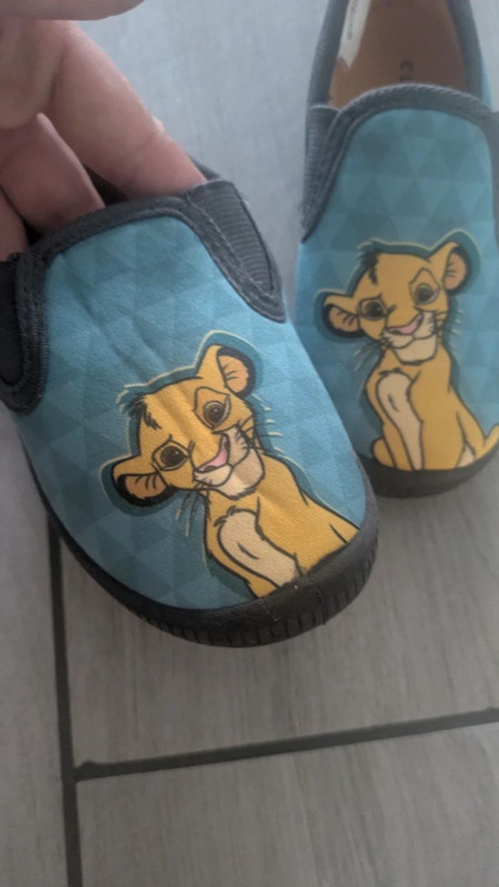 Chaussons le roi lion taille 27 - photo numéro 2