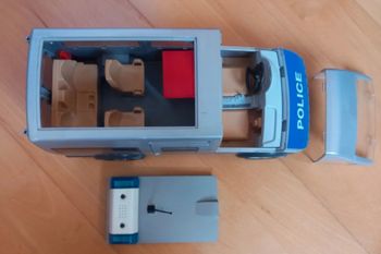 Fourgon de police Playmobil city action n°9236