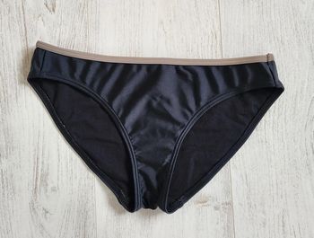 Un bas de maillot de bain Décathlon T.40