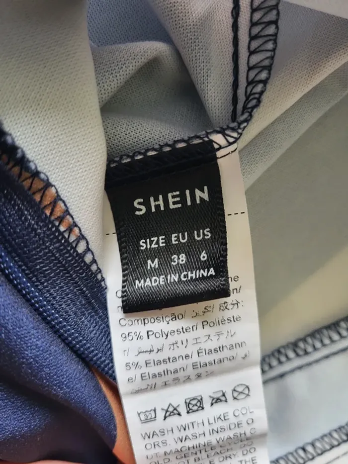 Combinaison short simili jupe bleu marine Femme Shein Taille M très bon état - photo numéro 6