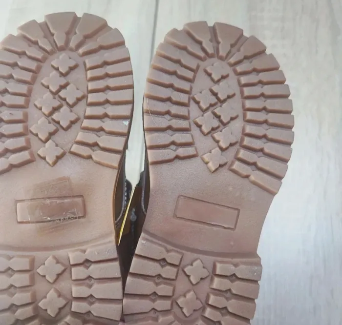 Chaussures 🌸 taille 26 - photo numéro 3