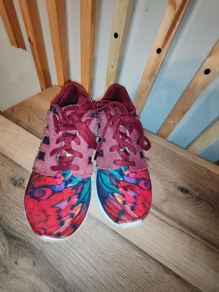 Tennis Adidas Bordeaux fleuri pointure 35 fille - photo numéro 3