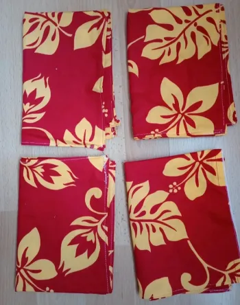Lot de 4 serviettes de table style Hawaii