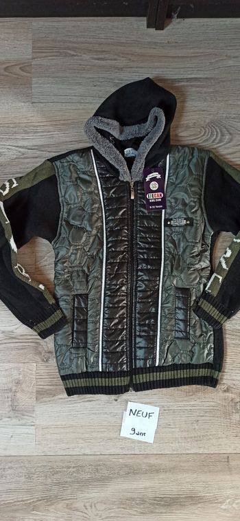 Veste capuche garçon 9 ans neuve