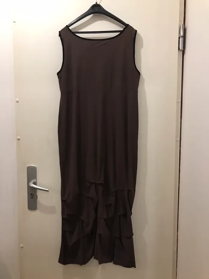 Robe femme longue sans manches marron taille unique - photo numéro 3